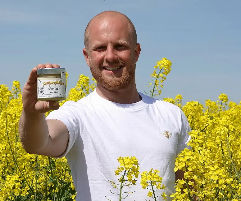 Eierlikoer in Honig -  Alex im Raps